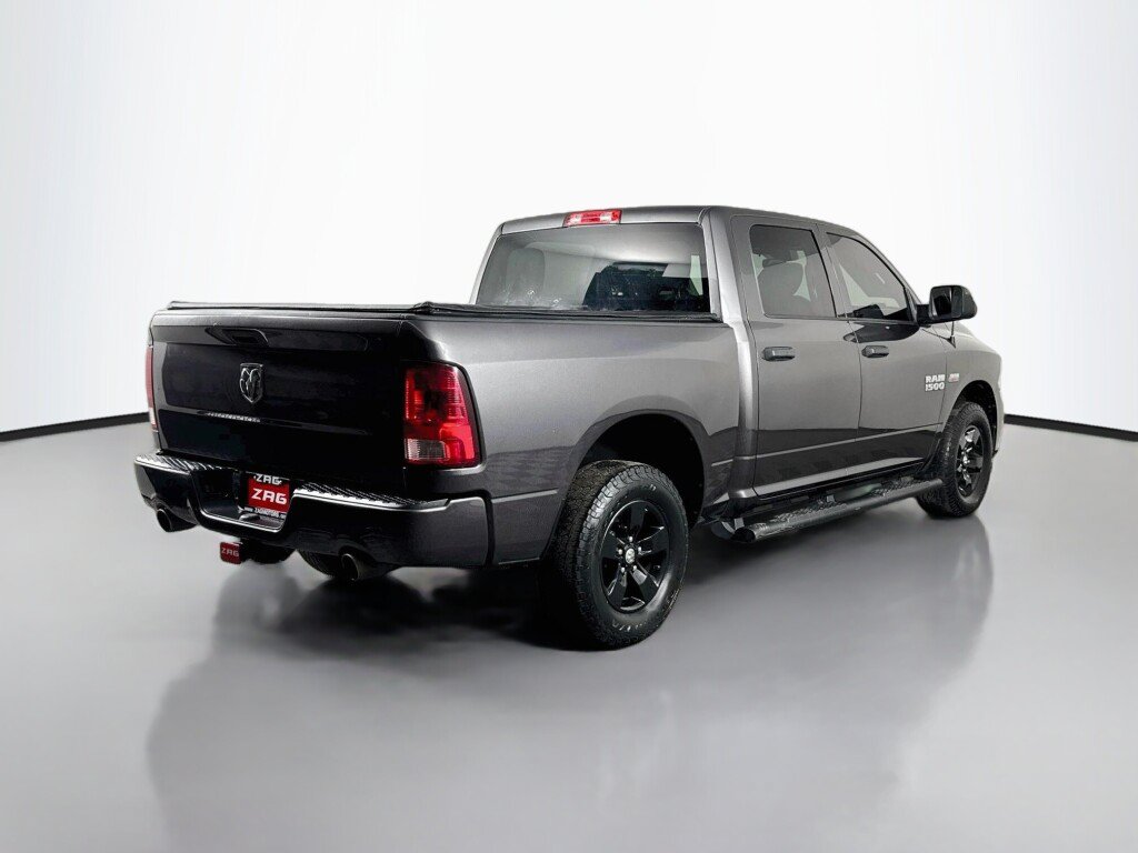 Used 2017 RAM 1500 Express AWD/4WD image 5