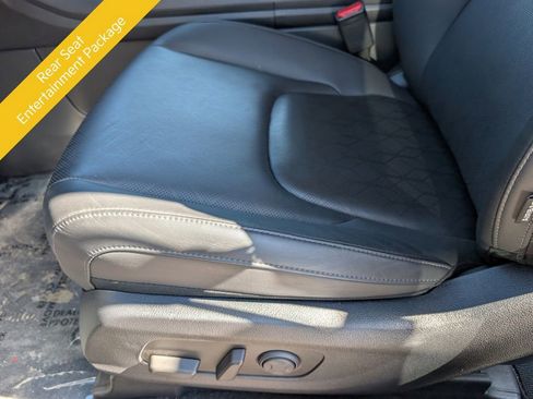 Certified 2025 Kia Carnival SX image 16