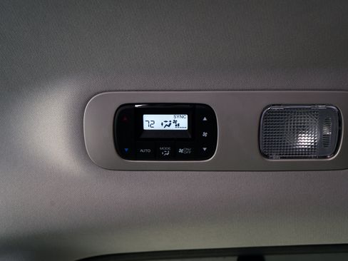 Used 2025 Honda Odyssey Touring image 43