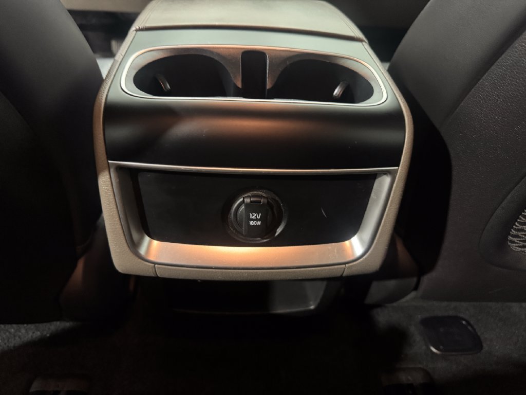 Used 2025 Kia Carnival FWD image 36