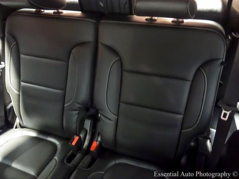 Used 2019 GMC Acadia SLT image 17