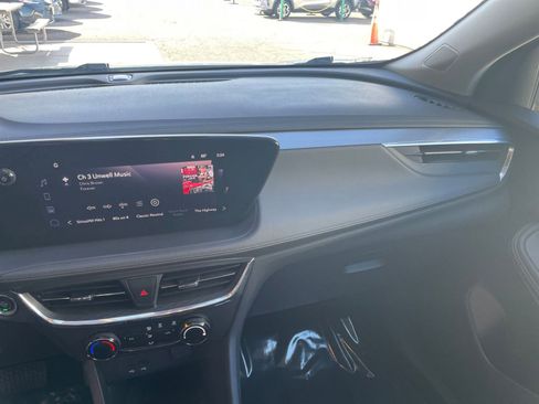 Used 2025 Buick Encore GX Preferred image 33