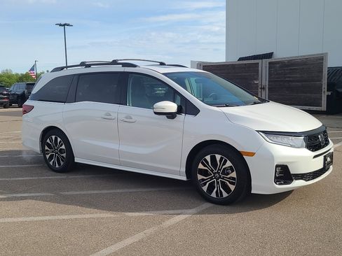 Used 2026 Honda Odyssey Elite image 8