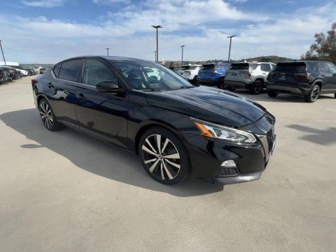 Used 2019 Nissan Altima 2.5 SR w/ SR Premium Package image 2