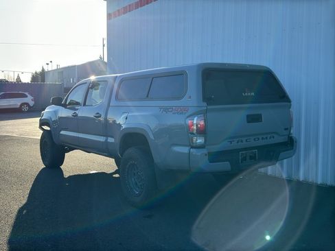 Used 2020 Toyota Tacoma TRD Sport w/ TRD Premium Sport Package image 4