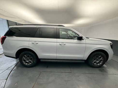 New 2025 Ford Expedition Active image 13