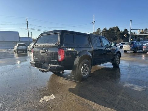 Used 2018 Nissan Frontier PRO-4X image 5
