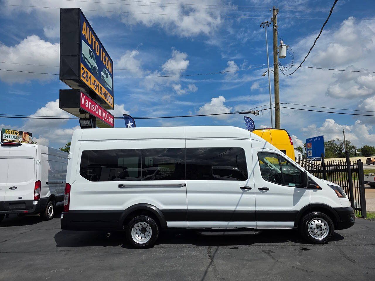 Used 2023 Ford Transit 350 XL RWD image 3