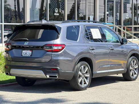 Certified 2023 Honda Pilot Touring image 4