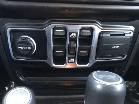 Used 2023 Jeep Wrangler Unlimited Sahara w/ Cold Weather Group image 27