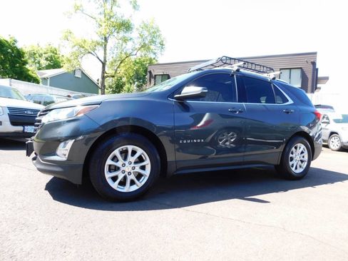 Used 2018 Chevrolet Equinox LT w/ Sun & Infotainment Package FWD image 4