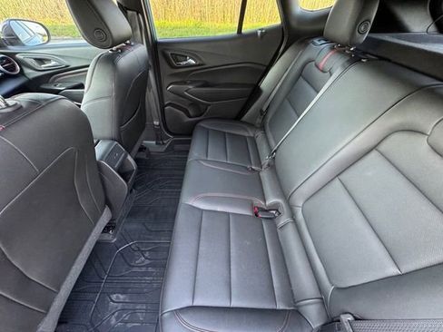 Used 2025 Chevrolet Trax RS w/ Sunroof Package FWD image 29
