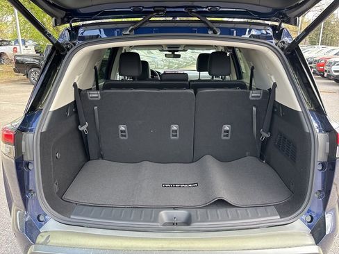 New 2026 Nissan Pathfinder SL image 17