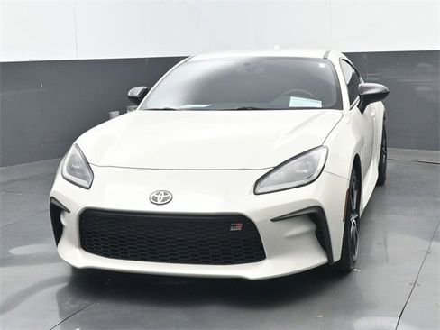 Used 2024 Toyota GR86 image 18