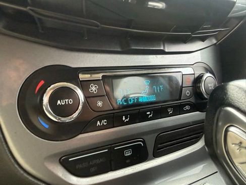 Used 2012 Ford Focus Titanium FWD image 24