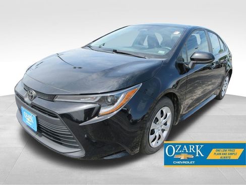 Used 2024 Toyota Corolla LE FWD image 1