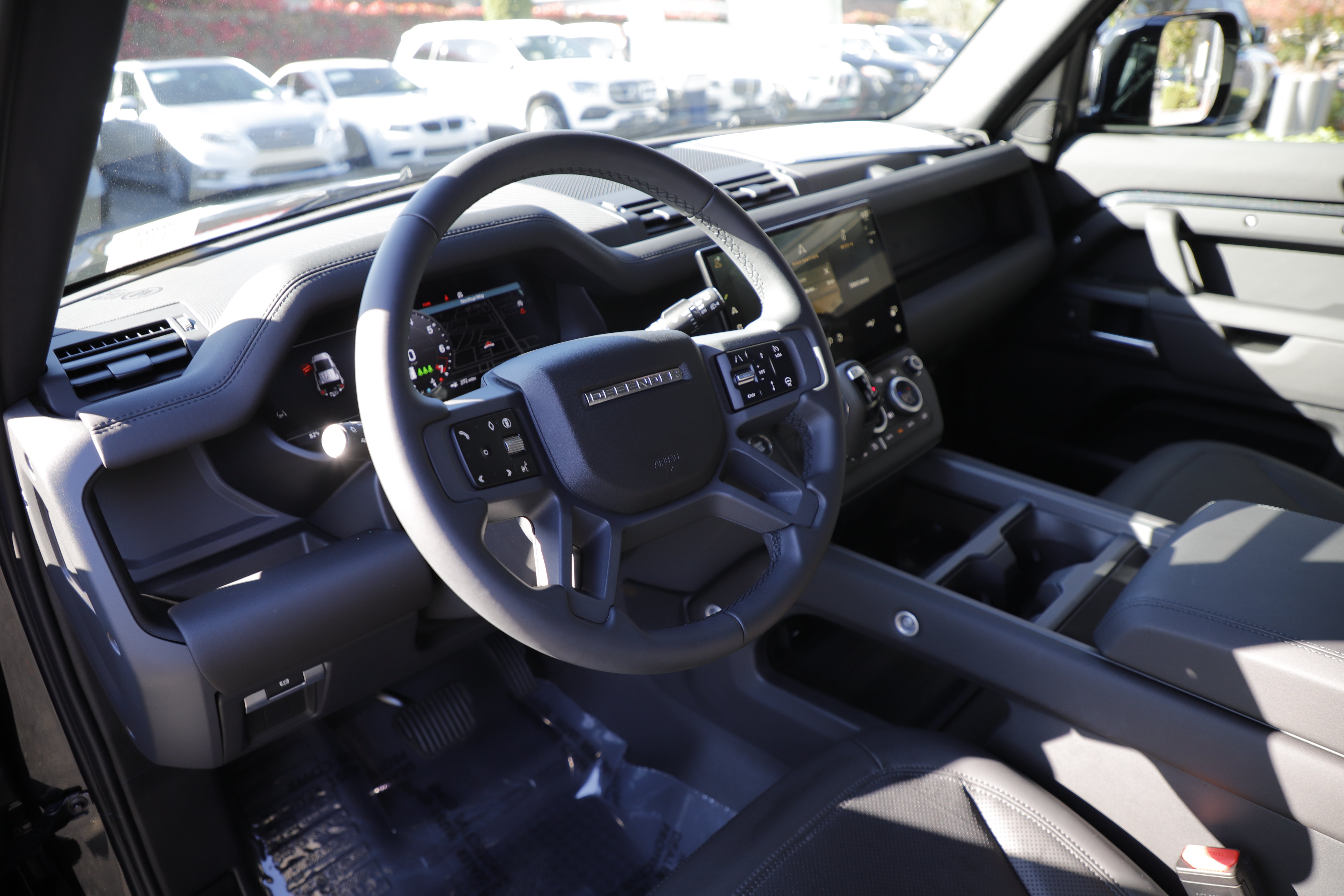 Used 2026 Land Rover Defender 110 X-Dynamic SE AWD/4WD image 18