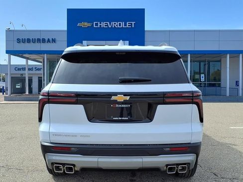 New 2026 Chevrolet Traverse LT w/ Driver Confidence Package AWD/4WD image 5