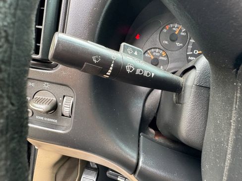 Used 2002 Chevrolet Express 2500 RWD image 9