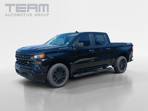 New 2025 Chevrolet Silverado 1500 Custom image 3