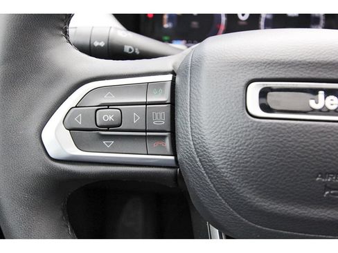 Used 2025 Jeep Compass Limited w/ Elite Group AWD/4WD image 19