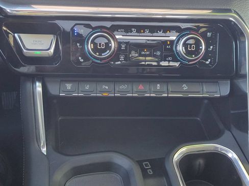 Used 2024 GMC Sierra 2500 Denali w/ Denali Reserve Package AWD/4WD image 19