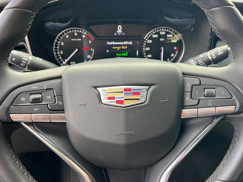 Certified 2025 Cadillac XT6 Luxury image 24