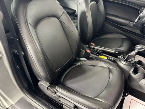 Used 2016 MINI Cooper 2-Door Hardtop image 27