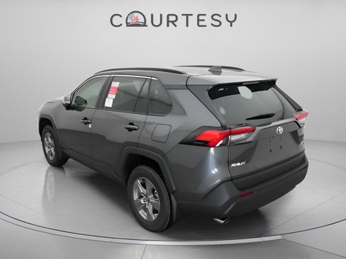Used 2025 Toyota RAV4 XLE FWD image 10