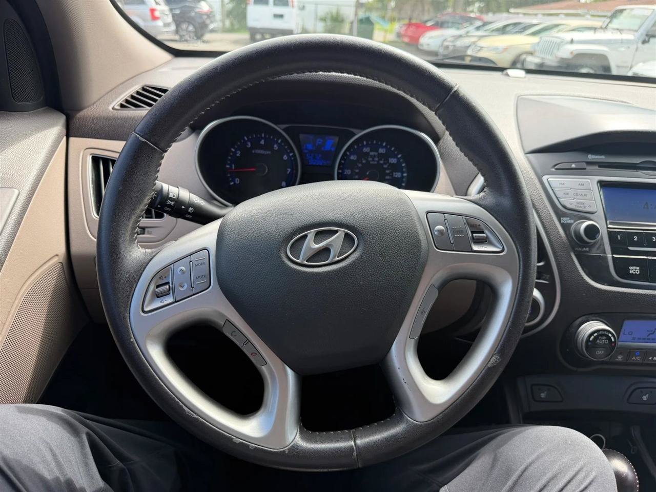 Used 2013 Hyundai Tucson Limited FWD image 39