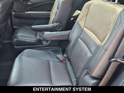 Used 2020 Honda Pilot Black Edition image 3