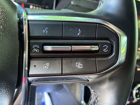Used 2025 GMC Acadia Elevation w/ Elevation Premium Package AWD/4WD image 38
