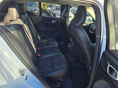 Certified 2025 Volvo XC40 B5 Plus image 12