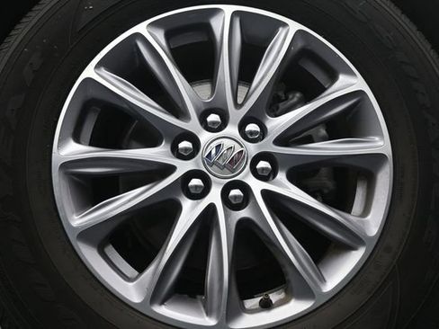 Used 2023 Buick Enclave Essence FWD image 9