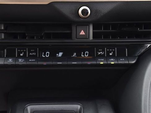 Used 2023 Toyota Crown AWD/4WD image 15