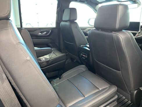 Used 2022 Chevrolet Tahoe LT w/ Luxury Package image 19