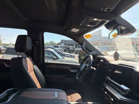 Used 2024 Chevrolet Silverado 2500 High Country w/ LPO, Dark Essentials Package AWD/4WD image 10