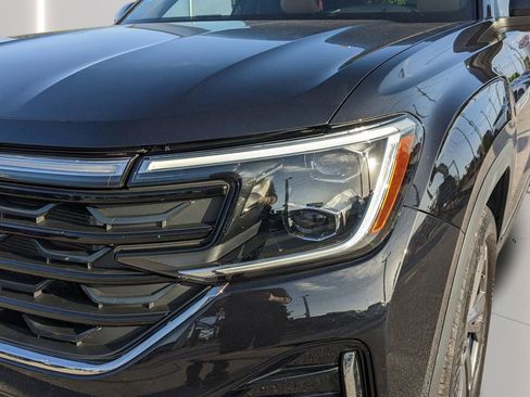 Certified 2024 Volkswagen Atlas Cross Sport SEL R-Line image 7