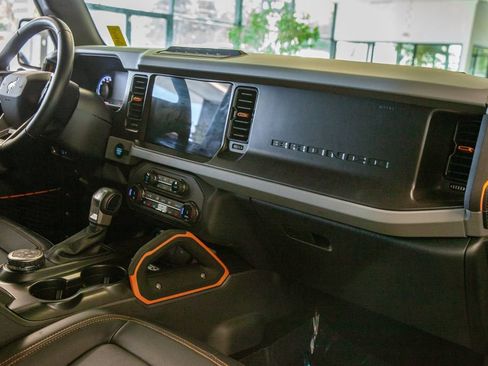 Used 2022 Ford Bronco Badlands AWD/4WD image 8
