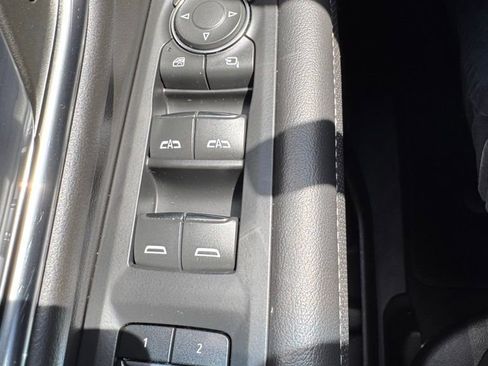 Used 2023 Chevrolet Suburban Premier AWD/4WD image 24