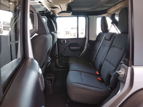 Used 2018 Jeep Wrangler Unlimited Sport S AWD/4WD image 18