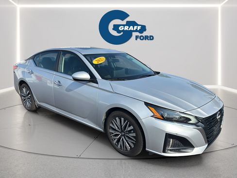 Used 2024 Nissan Altima 2.5 SV w/ SV Premium Package FWD image 5