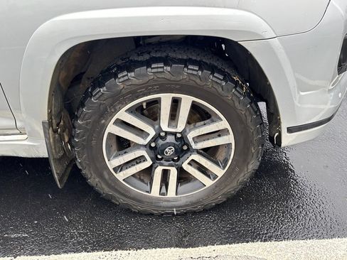 Used 2017 Toyota 4Runner Limited AWD/4WD image 7