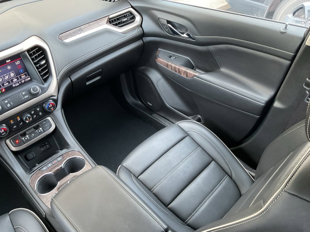Used 2023 GMC Acadia Denali w/ Denali Technology Package AWD/4WD image 17
