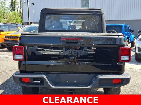 Used 2022 Jeep Gladiator Sport AWD/4WD image 5