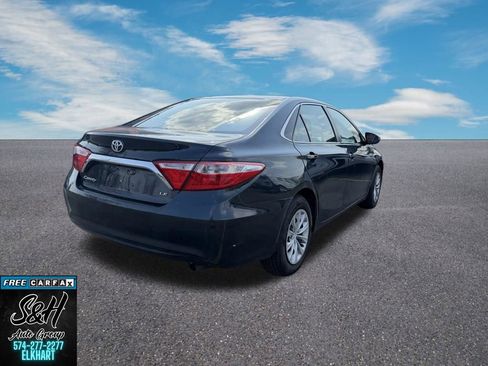 Used 2016 Toyota Camry LE image 8
