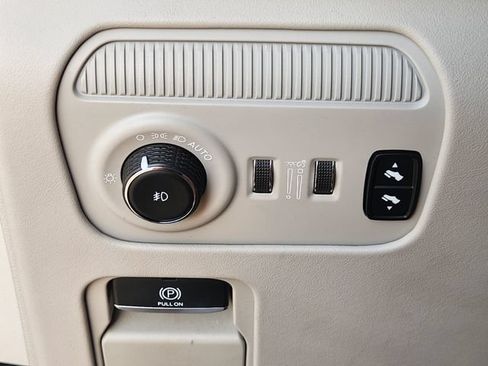 Used 2022 Jeep Grand Wagoneer Series II w/ Convenience Group III AWD/4WD image 21