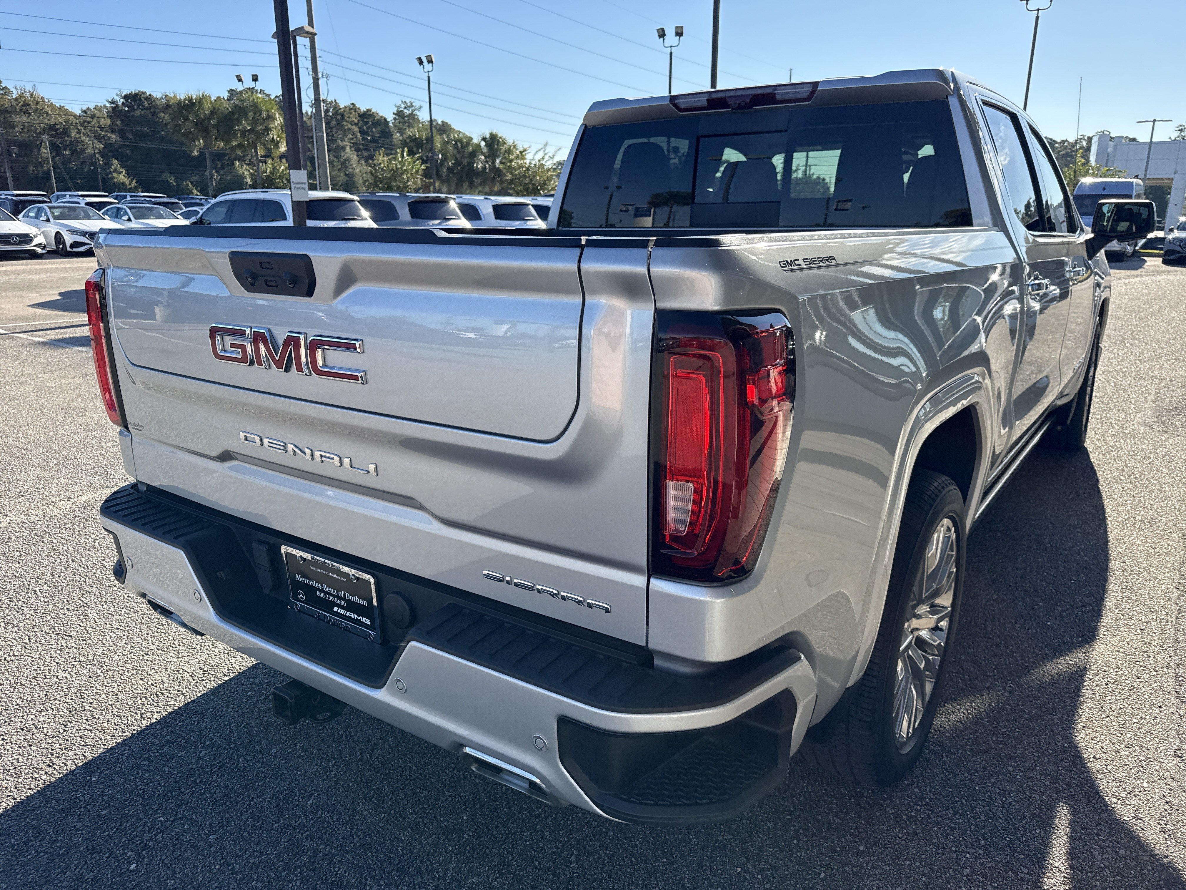Used 2022 GMC Sierra 1500 Denali w/ Denali Reserve Package AWD/4WD image 4