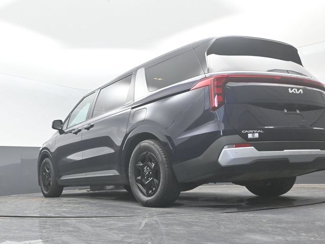 Used 2025 Kia Carnival FWD image 26
