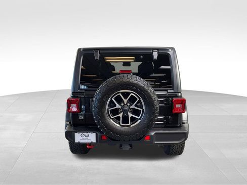 Used 2024 Jeep Wrangler Unlimited Rubicon w/ Technology Group image 8